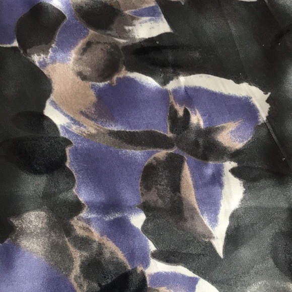 BANANA REPUBLIC Sleeveless Silky Flowered Top Grey Purple - Picture 6 of 10